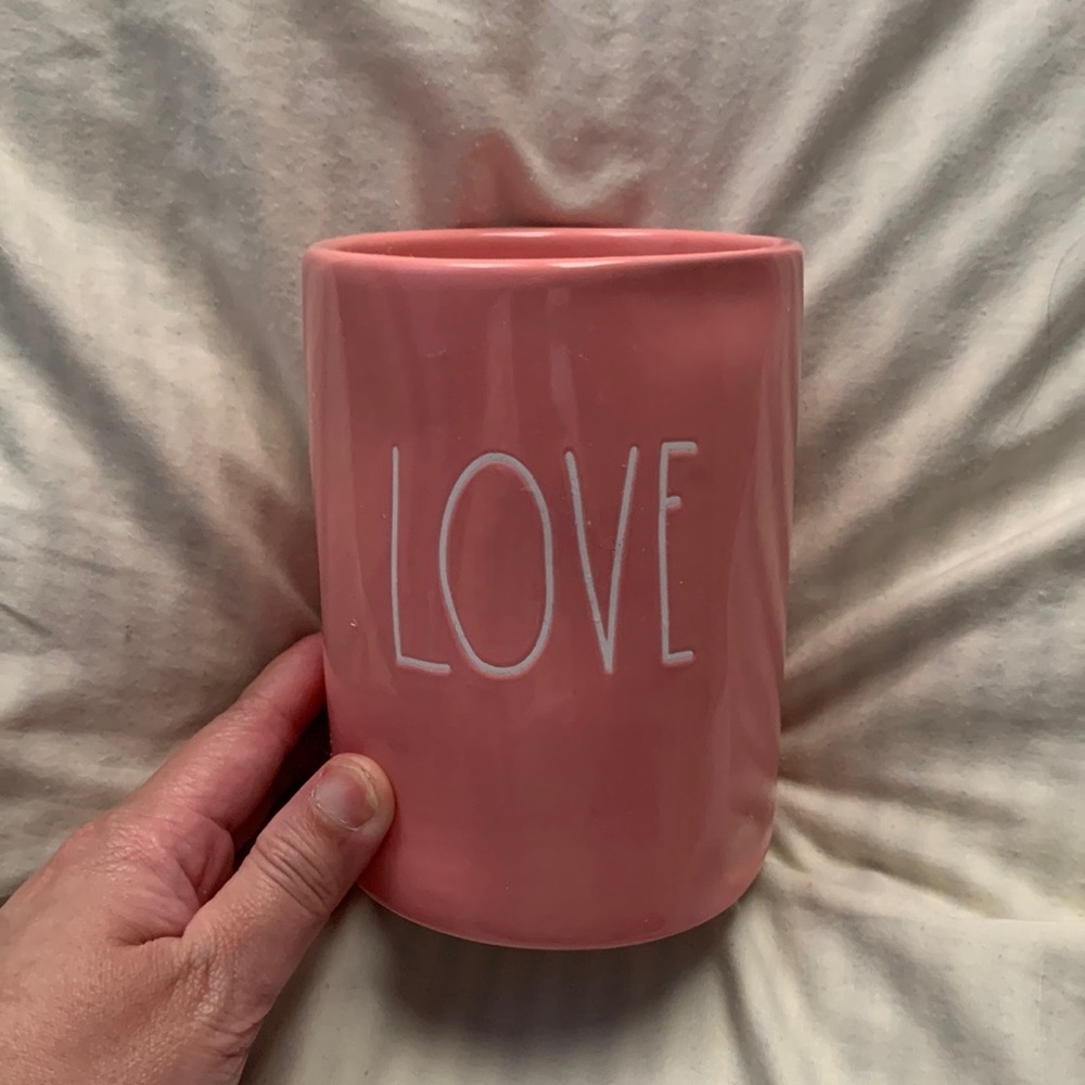 Rae Dunn Scented Candle In Midnight Rose